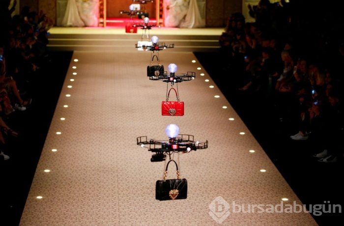 Defileye "drone"lar çıktı!