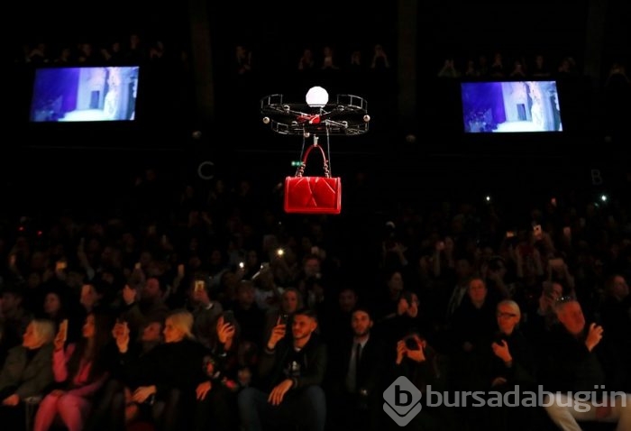 Defileye "drone"lar çıktı!