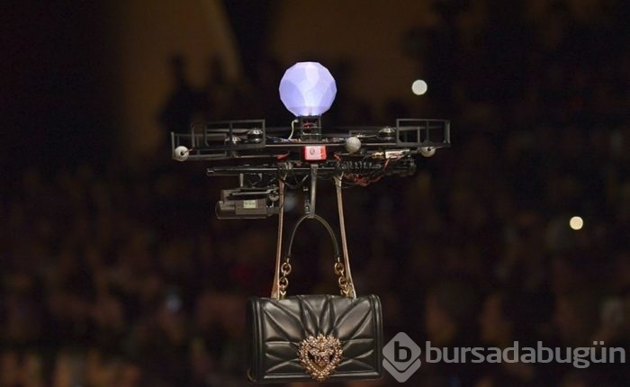 Defileye "drone"lar çıktı!