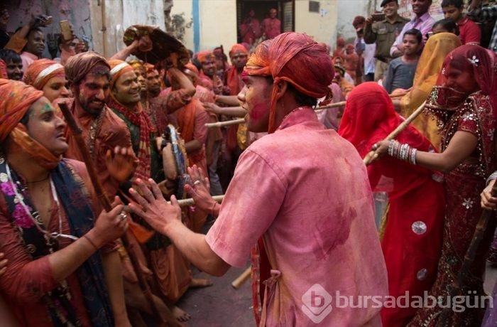 'Holi Festivali'nden renkli görüntüler