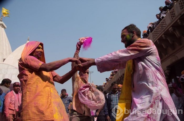 'Holi Festivali'nden renkli görüntüler