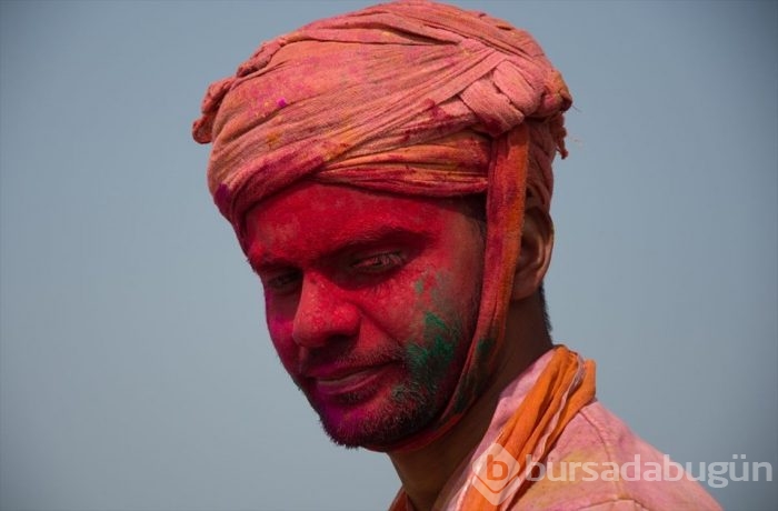 'Holi Festivali'nden renkli görüntüler