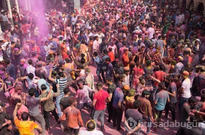 'Holi Festivali'nden renkli görüntüler