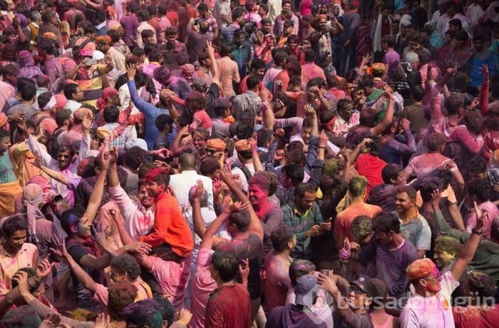 'Holi Festivali'nden renkli görüntüler