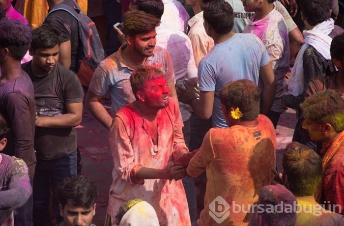 'Holi Festivali'nden renkli görüntüler