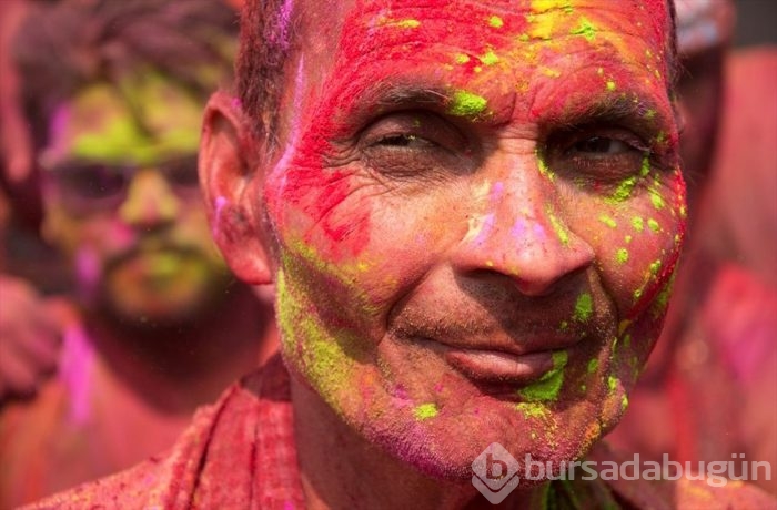 'Holi Festivali'nden renkli görüntüler