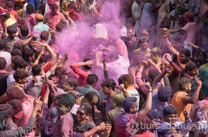 'Holi Festivali'nden renkli görüntüler