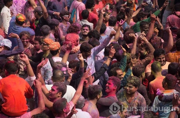 'Holi Festivali'nden renkli görüntüler