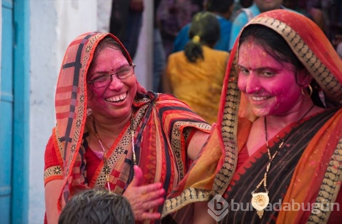 'Holi Festivali'nden renkli görüntüler