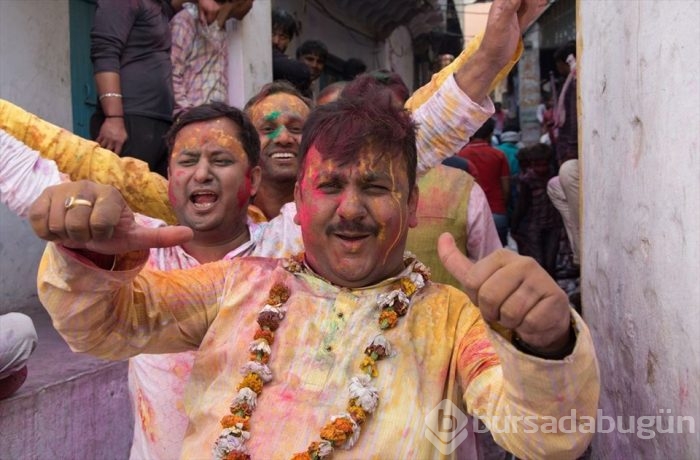 'Holi Festivali'nden renkli görüntüler