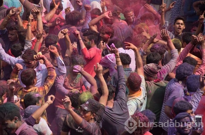 'Holi Festivali'nden renkli görüntüler