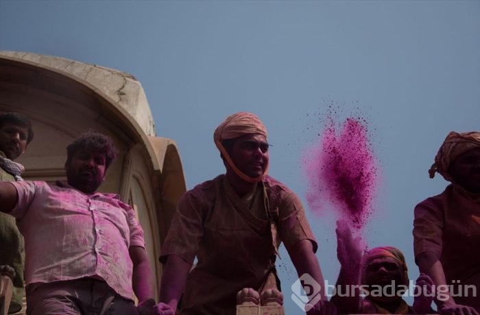 'Holi Festivali'nden renkli görüntüler
