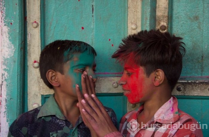 'Holi Festivali'nden renkli görüntüler