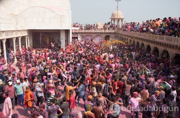 'Holi Festivali'nden renkli görüntüler