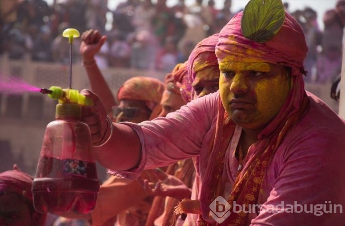 'Holi Festivali'nden renkli görüntüler