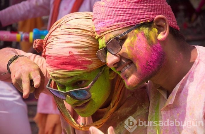 'Holi Festivali'nden renkli görüntüler