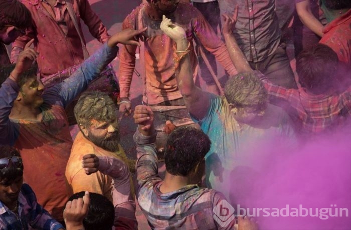 'Holi Festivali'nden renkli görüntüler