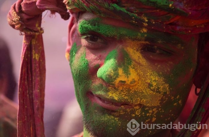 'Holi Festivali'nden renkli görüntüler