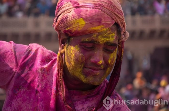 'Holi Festivali'nden renkli görüntüler