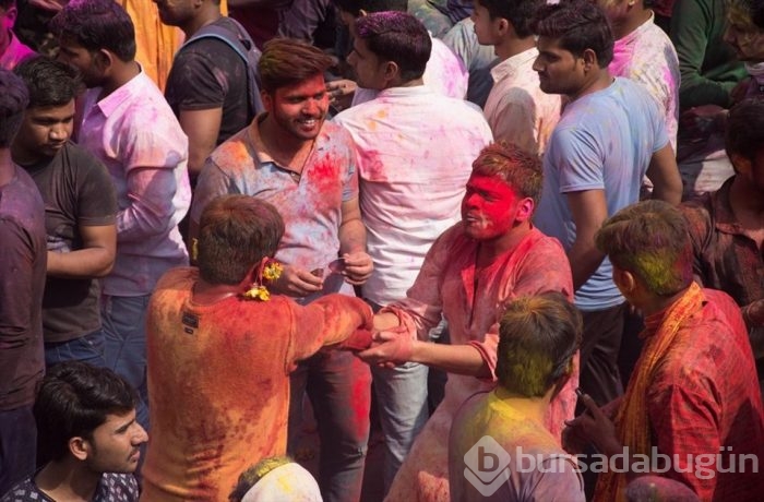 'Holi Festivali'nden renkli görüntüler