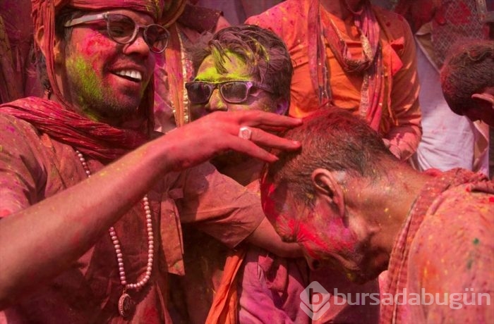 'Holi Festivali'nden renkli görüntüler