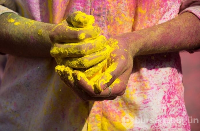 'Holi Festivali'nden renkli görüntüler