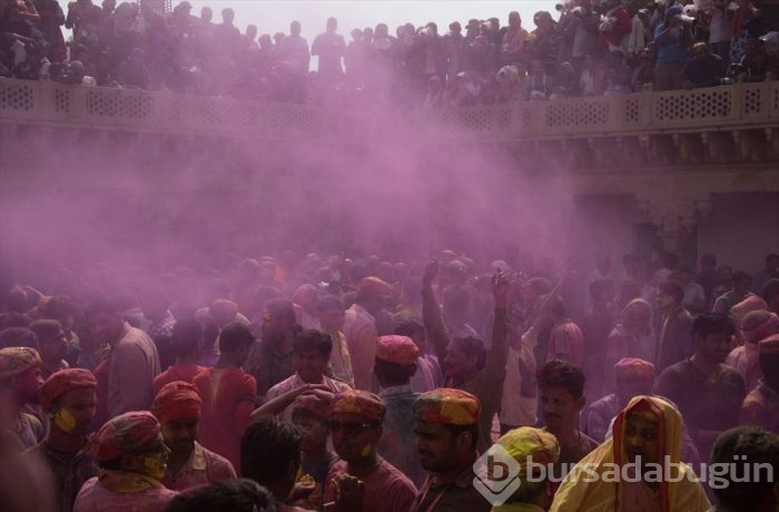 'Holi Festivali'nden renkli görüntüler