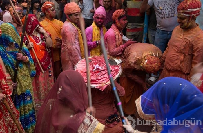 'Holi Festivali'nden renkli görüntüler