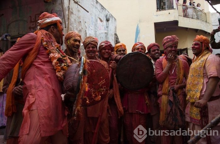 'Holi Festivali'nden renkli görüntüler