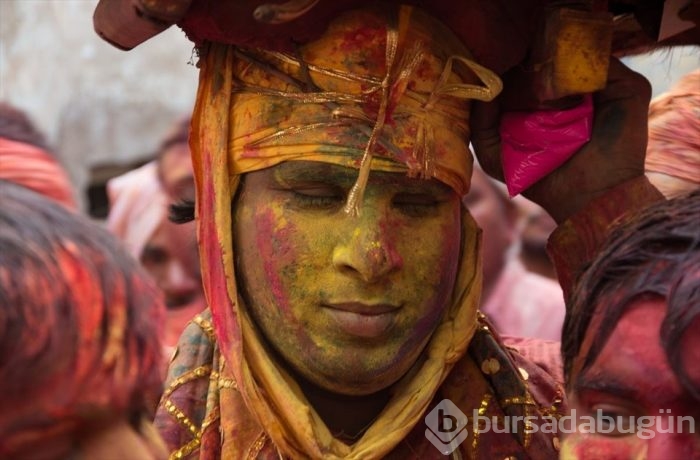 'Holi Festivali'nden renkli görüntüler