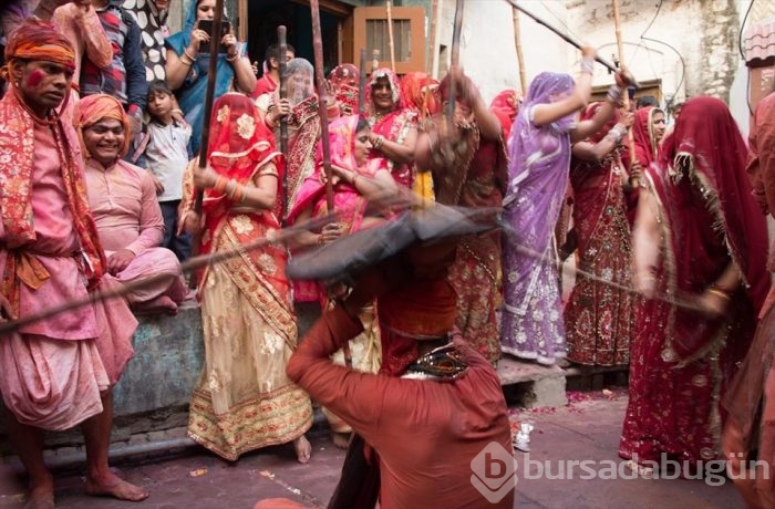 'Holi Festivali'nden renkli görüntüler