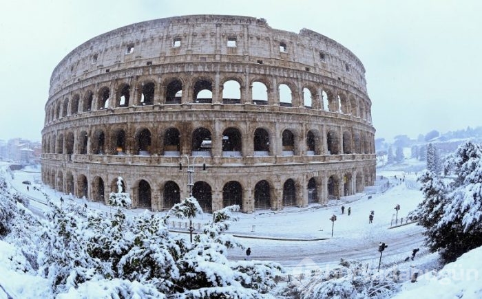 Roma'da 6 yıl sonra ilk kez kar yağdı