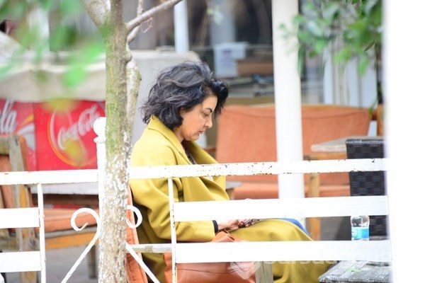 Aybüke Pusat makyajsız görüntülendi (Ünlüleri bir de makyajsız görün)
