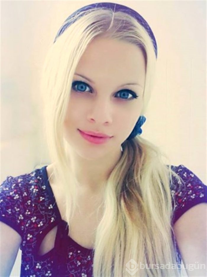 Barbie bebeğe benzemek için servet harcadı
