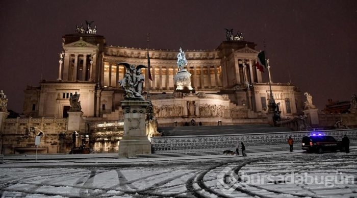 İtalya'nın başkenti Roma'ya 6 yıl sonra kar yağdı
