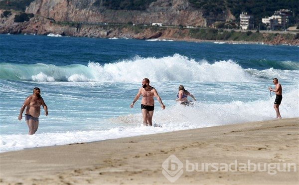 İstanbul'da kar Alanya'da deniz keyfi
