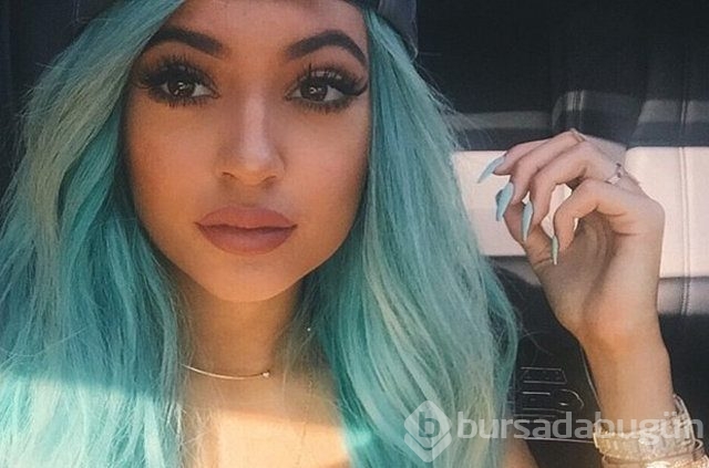 Kylie Jenner kızının fotoğrafını paylaştı
