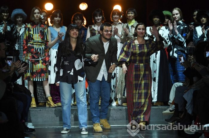 Paris moda haftası nefes kesti