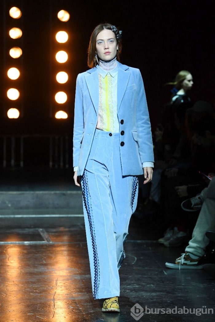 Paris moda haftası nefes kesti