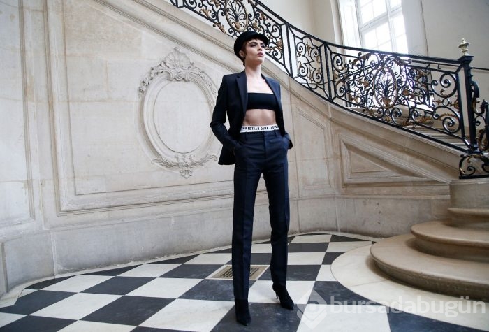 Paris moda haftası nefes kesti