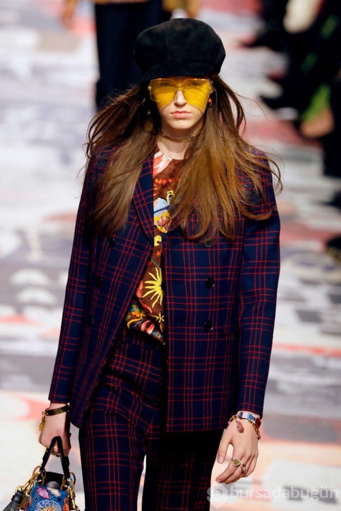 Paris moda haftası nefes kesti