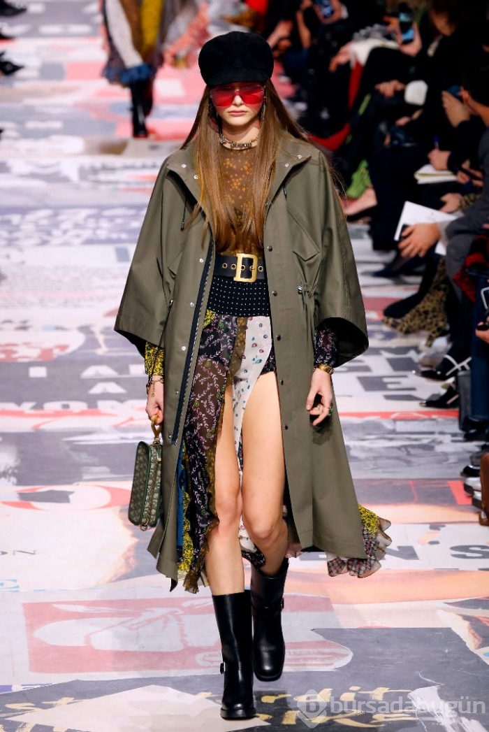 Paris moda haftası nefes kesti