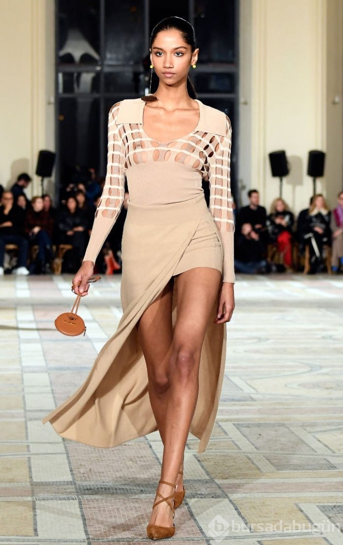 Paris moda haftası nefes kesti