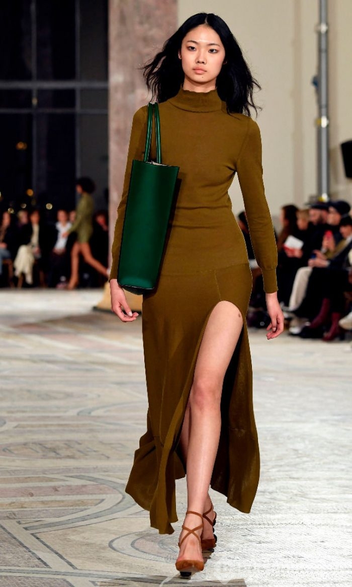 Paris moda haftası nefes kesti
