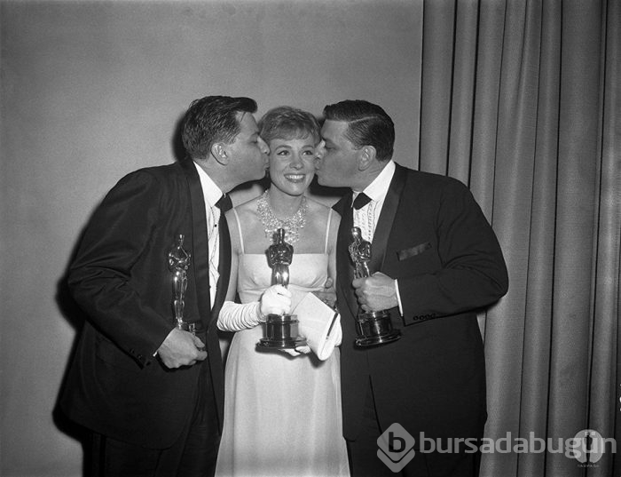 Oscar tarihinin unutulmaz kırmızı halı kıyafetleri
