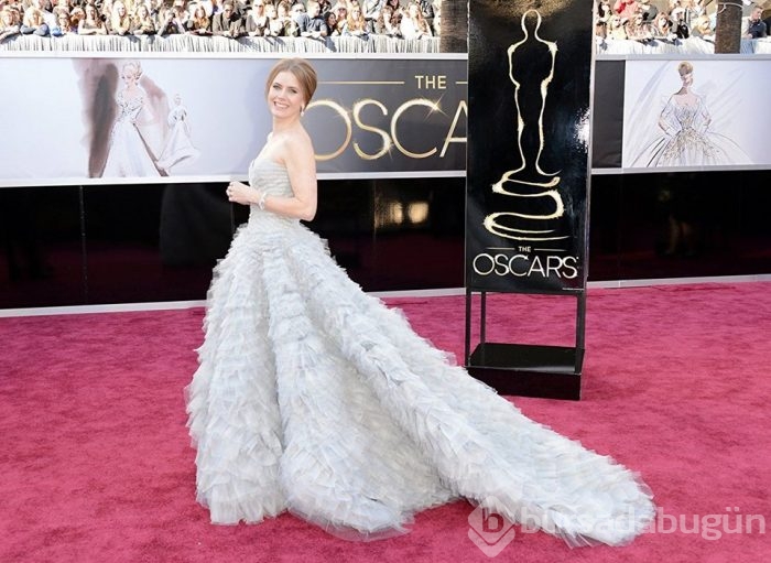 Oscar tarihinin unutulmaz kırmızı halı kıyafetleri
