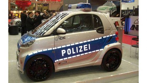 Dünya'dan polis araçları