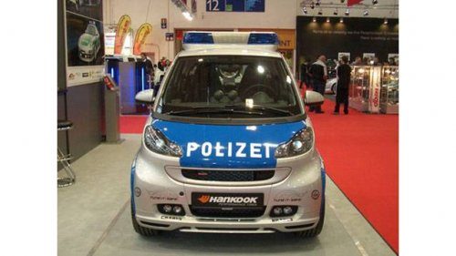 Dünya'dan polis araçları