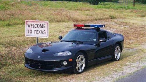 Dünya'dan polis araçları