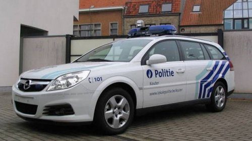Dünya'dan polis araçları